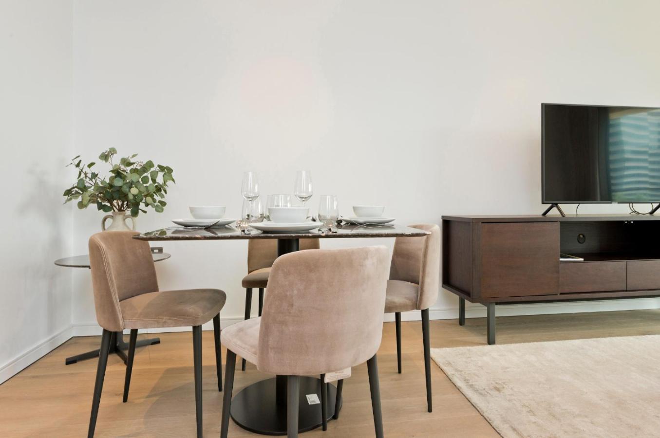 Apartament Elegant And Modern In Canary Wharf Right Next To Thames